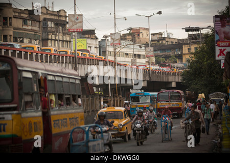 Calcutta (Kolkata), il traffico in India Foto Stock