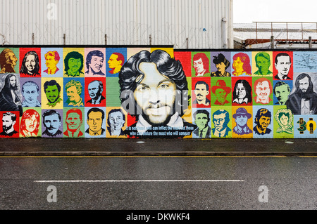 Il repubblicano irlandese murale alla pace internazionale a parete, Belfast Foto Stock