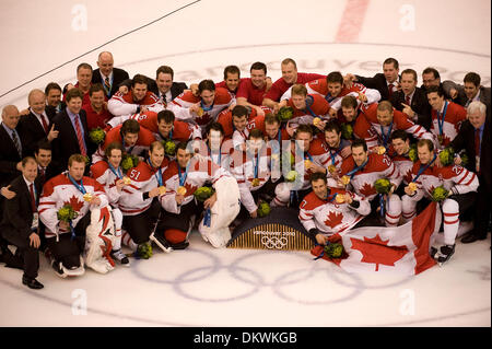 27 febbraio 2010 - Vancouver, British Columbia, Canada - Olimpiadi maschile di hockey - negli uomini la medaglia d oro Hockey gioco presso le Olimpiadi Invernali 2010 il 27 febbraio 2010 a Vancouver, British Columbia. (Credito Immagine: © Paul Kitagaki Jr./ZUMApress.com) Foto Stock