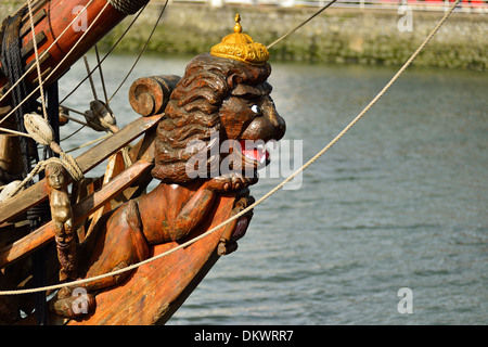 Dettaglio della replica della fregata russa 'Shtandart' che lo zar Pietro il Grande costruito nel 1703, Bilbao, Biscaglia,Paese Basco Foto Stock