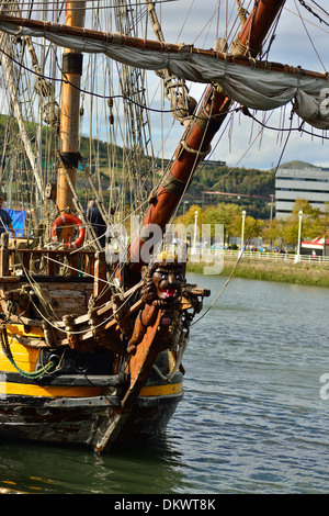 Dettaglio della replica della fregata russa 'Shtandart' che lo zar Pietro il Grande costruito nel 1703, Bilbao, Biscaglia,Paese Basco Foto Stock