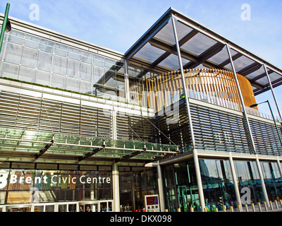 Vista del Wembley biblioteca presso il Brent Civic Center, Wembley, London Borough of Brent, England, Regno Unito Foto Stock