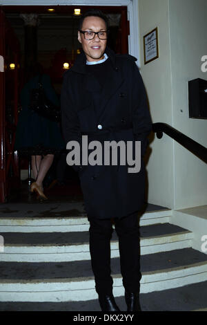 Il governo coreano Wan assiste il 'Aladdin' celebrity premere la notte a New Wimbledon Theatre di Londra il 9 Dic 2013. Foto di vedere Li Foto Stock