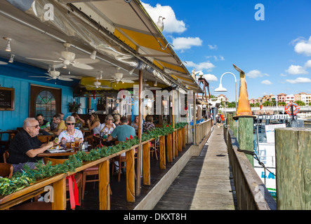 Ristorante sul lungomare nella città di stagno, Napoli, costa del Golfo della Florida, Stati Uniti d'America Foto Stock