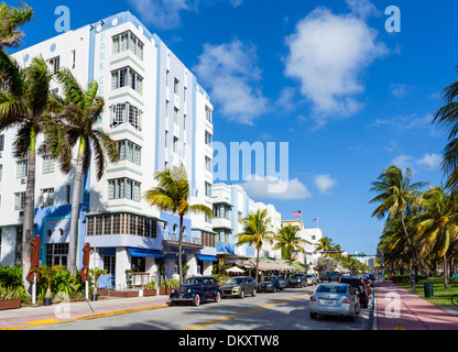 Ocean Drive con Park Central Hotel a sinistra, South Beach, Miami Beach, Florida, Stati Uniti d'America Foto Stock