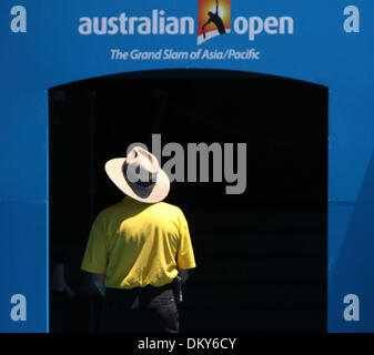 Jan 21, 2010 - Melbourne, Victoria, Australia - funzionari durante il Novak Djokovic (SRB) vs Marco Chiudinelli (SUI) corrispondano durante i due round azione presso l'Australian Open 2010. (Credito Immagine: © MM Immagini/ZUMA Press) Foto Stock