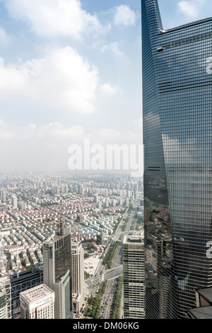 Vista del SWFC dalla torre di Jin Mao,, Lujiazui Pudong, Shanghai, Cina Foto Stock