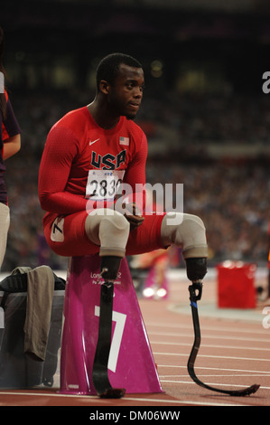 Blake Leeper (USA) si prepara prima dell inizio della gara Uomini 400m T44 finale allo stadio Olimpico Londra Inghilterra - 08.09.12 Foto Stock