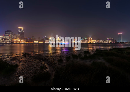 Panorama, il Bund di notte, Puxi, Shanghai, Cina Foto Stock