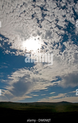 Guardando ad ovest da Belstone comune, verso la cresta distanti incorporante Rowtor, West Mill Tor e Sì Tor Foto Stock