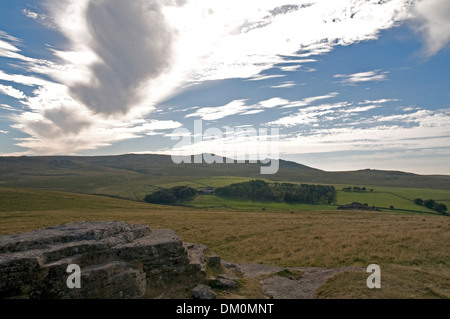 Guardando ad ovest da Belstone comune, verso la cresta distanti incorporante Rowtor, West Mill Tor e Sì Tor Foto Stock