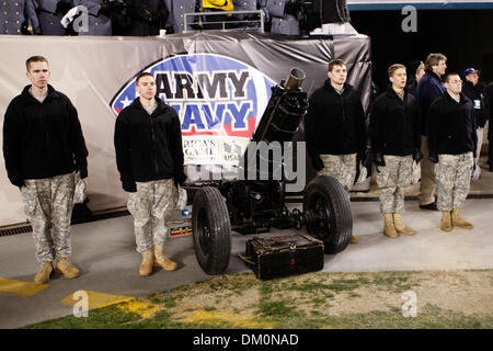 Il 12 Dic. 2009 - Philadelphia, Pennsylvania, Stati Uniti - 12 dicembre 2009: durante l'azione di calcio nel gioco tra esercito cavalieri neri e la marina militare aspiranti guardiamarina ha suonato presso il Lincoln Financial Field di Philadelphia, Pennsylvania. Navy sconfitto esercito 17-3 per la loro Ottava vittoria consecutiva nella serie. (Credito Immagine: © Alex Cena/Southcreek globale/ZUMApress.com) Foto Stock