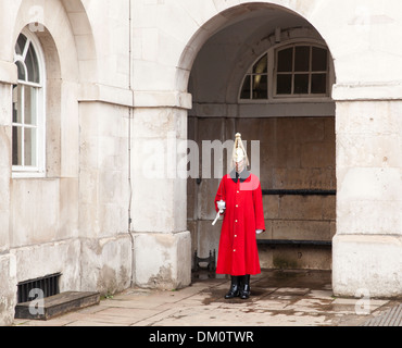 Soldato di cavalleria della famiglia di guardia Foto Stock