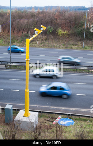 40km/h il limite massimo di velocità ora in posto su un14 junc 7-8. kettering bypass. Foto Stock