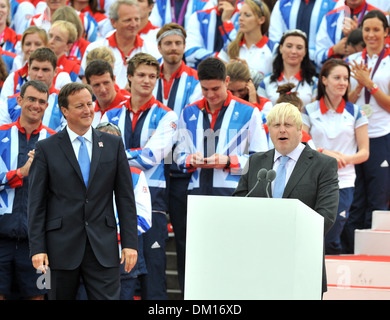 David Cameron Boris Johnson Team GB e Paralimpiadi GB parata tenutasi sul Mall-prove Londra Inghilterra - 10.09.12 Foto Stock