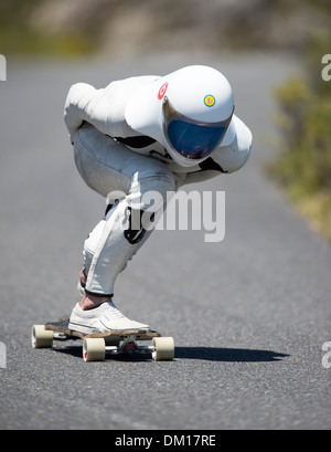 Decio Lourenco, South African longboard rider durante caldo tacchi gara 2013, Western Cape Foto Stock