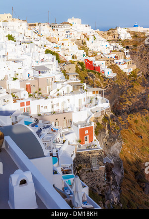 Bellissimo villaggio tradizionale di Fira di Santorini, Grecia Foto Stock