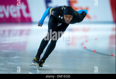 Berlino, Germania. 07Th Dec, 2013. Stati Uniti d'America's Shani Davis durante l'ISU di pattinaggio di velocità di Coppa del Mondo a Berlino, Germania, 07 dicembre 2013. Foto: Thomas Eisenhuth/dpa/Alamy Live News Foto Stock