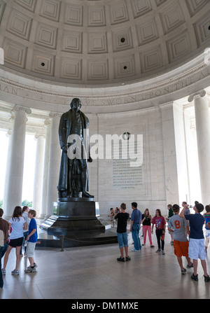 Statua di bronzo di Thomas Jefferson all'interno del Jefferson Memorial in Washington, DC Foto Stock