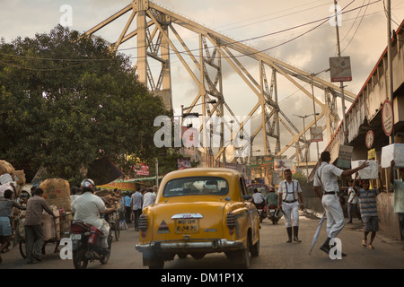 Quella di Howrah Bridge - Calcutta (Kolkata), India Foto Stock