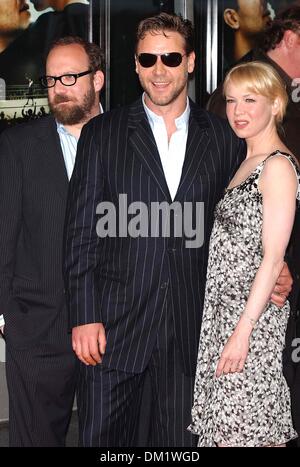 Ottobre 22, 2001 - K43536AR.PREMIERE DI CINDERELLA MAN A BENEFICIO DI FONDO DELLA DIFESA DEI BAMBINI Loews Lincoln Square Theatre di NEW YORK CITY 06-01-2005. ANDREA RENAULT- 2005.Paul Giamatti Russell Crowe Renee Zellweger(Immagine di credito: © Globo foto/ZUMAPRESS.com) Foto Stock