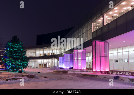 Vetro colorato esterno a ingresso anteriore del performing arts center di burnsville minnesota Foto Stock