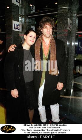 Dic. 15, 1998 - Londra, Gran Bretagna - Â©Dave Benet M034394 15/12/98 London.Bob Geldolf con Fiffi Trixibell..-''Star Trek: insurrezione'' Carità Gala Premiere.all'Impero, Leicester Square, Londra.(Immagine di credito: © Globo foto/ZUMAPRESS.com) Foto Stock