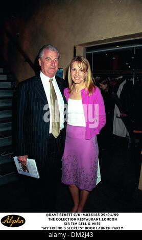 Apr. 29, 1999 - Londra, Gran Bretagna - 29/04/99 la raccolta ristorante,Londra.SIR TIM BELL & moglie ."'MY amici " SEGRETO "' BOOK LAUNCH PARTY(Immagine di credito: © Globo foto/ZUMAPRESS.com) Foto Stock