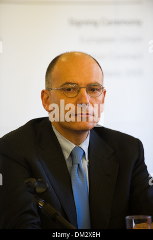 Firma contratto dèi partecipazione dell' Unione europea di Milano Expo 2015 Enrico Letta Presidente del Consiglio dei ministri Foto Stock