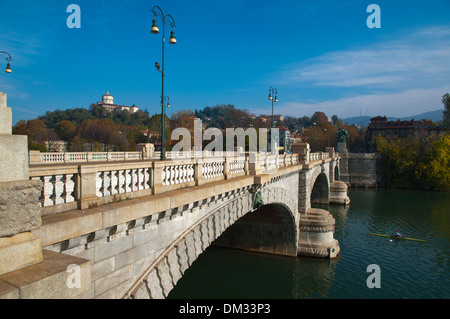Il Ponte Umberto I bridge centrale città di Torino Piemonte Italia del nord Europa Foto Stock