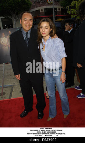 2 luglio 2001 - FINAL FANTASY .PREMIERE AL MANN BRUIN Theatre di Los Angeles..CINA CHOW & CHRIS LEE. FITZROY BARRETT / 7-2-2001 K22244FB (D)(Immagine di credito: © Globo foto/ZUMAPRESS.com) Foto Stock