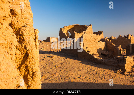 Al-Bagawat, uno dei più antichi e meglio conservati di cimiteri cristiani nel mondo antico. Kharga oasis, Egitto Foto Stock