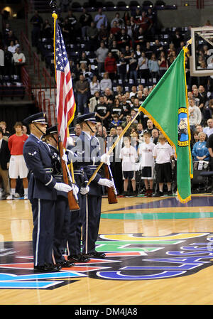 I membri dalla fiera bambino Aria forza Base presente il Regno colori stato durante un NCAA college basketball gioco tra Oklahoma alla Gonzaga tenutosi presso l'Arena di Spokane in Spokane WA. Questo è stato il quarto annual Ronald McDonald House Charities classico gioco di basket. Gonzaga sarebbe andare su per il gioco con un punteggio finale di 83-69. (Credito Immagine: © James Snook Southcreek/Global/ZUMApress.c Foto Stock