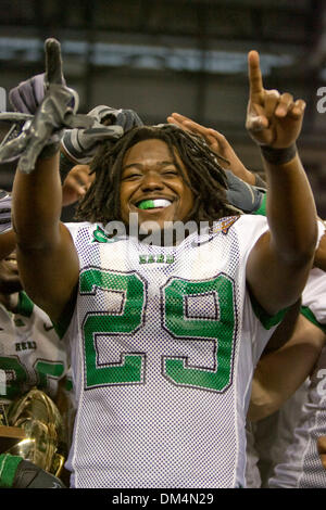 26 Dicembre 2009: Marshall mandria tonante running back Martin Ward (29) è chiamato il giocatore più utile della Little Caesars Pizza ciotola. Il Marshall mandria tonante sconfitto la Ohio Bobcats 21-17..Mandatory Credit: Frank Jansky / Southcreek globale di credito (Immagine: © Frank Jansky/Southcreek globale/ZUMApress.com) Foto Stock