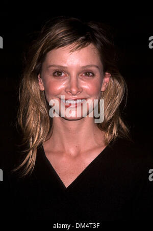 Jun 26, 2000; New York New York, Stati Uniti d'America; attrice Calista Flockhart assiste il partito per Broadway Cares/Equity combatte contro l'AIDS in onore di Neil Simon @ il ristorante ' Piatto del sale". Foto Stock