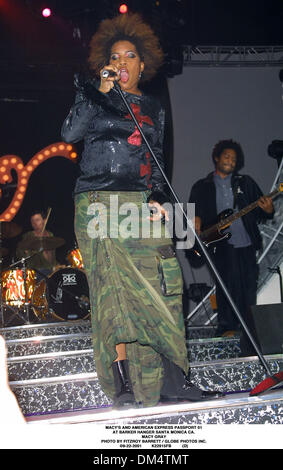 Sett. 22, 2001 - MACY'S E AMERICAN EXPRESS passaporto 01.A BARKER HANGER SANTA MONICA CA..Macy Gray. FITZROY BARRETT / 9-22-2001 K22915FB (D)(Immagine di credito: © Globo foto/ZUMAPRESS.com) Foto Stock