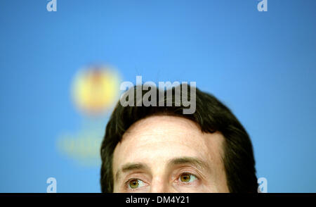 Freiburg, Germania. Undicesimo Dec, 2013. FC Sevilla's head coach Unai Emery tiene una conferenza stampa per l'Europa League Group H match contro SC Freiburg a Mage Solar Stadium di Friburgo, Germania, 11 dicembre 2013. Foto: Patrick Seeger/dpa/Alamy Live News Foto Stock