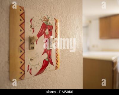 Phoenix, Arizona, 00, . 3 Aprile, 2013. Interruttore della luce in una casa precluso a Phoenix, Arizona, Stati Uniti © David H. pozzetti/ZUMAPRESS.com/Alamy Live News Foto Stock