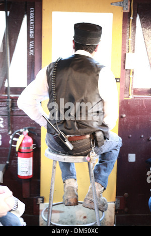 Maschio conduttore ferroviario sulla Santa Express in Georgetown Colorado Foto Stock
