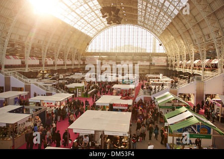 Vista generale del 2013 BBC Good Food Show tenutosi in Olympia Exhibition Hall Foto Stock