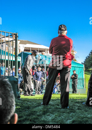 Tiger Woods inizia il Pro Am torneo su Mercoledì del 2013 Northwestern reciproca sfida mondiale Foto Stock