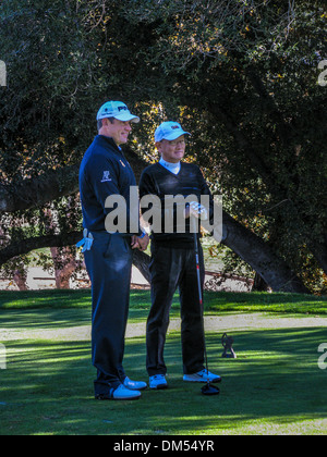 Lee Westwood con un compagno di squadra durante la pro-am alla Northwestern reciproca sfida mondiale a Sherwood Country club Foto Stock