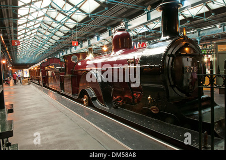Motore a vapore n. 673 in mostra presso il Museo Nazionale delle Ferrovie di York. Foto Stock
