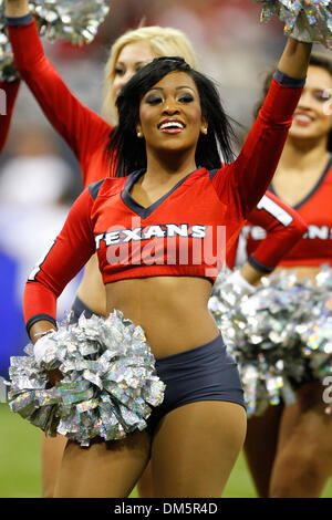 Nov. 23, 2009 - Houston, Texas, Stati Uniti - 23 Novembre 2009: Houston Texans cheerleader eseguire come i Texans hanno preso su Tennessee Titans al Reliant Stadium di Houston, TX. Credito - Diana L. Porter / Southcreek globale. (Credito Immagine: © Southcreek globale/ZUMApress.com) Foto Stock