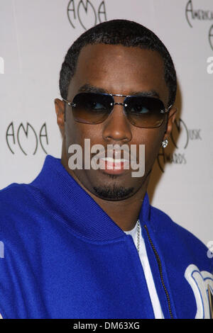 Nov. 13, 2001 - 29TH American Music Awards candidature.AT BEVERLY HILLS HOTEL BEVERLY HILLS CA.SEAN ''P Diddy'' pettini. FITZROY BARRETT / 11-13-2001 K23358FB (D)(Immagine di credito: © Globo foto/ZUMAPRESS.com) Foto Stock