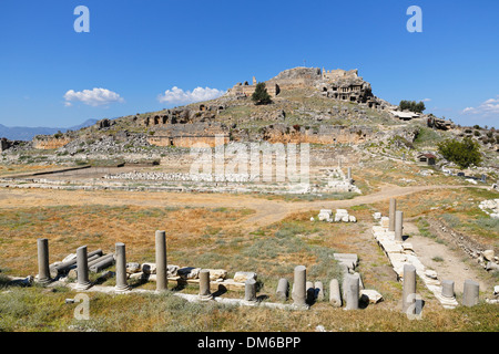 Basilica, stadio Acropoli e Lycian rock tombe, antica città di Tlos nella valle Xanthos, Muğla Provincia, Lycia, Egeo Foto Stock