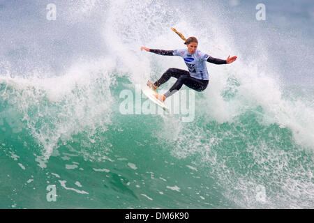 Maggio 24, 2005; Perranporth Beach, Cornwall, Inghilterra; brasiliano Jacqueline Silva (Florianopolis) (foto) collocato al secondo posto nella sua apertura rotonda calore al Roxy Jam UK a St Agnes Beach, Cornwall oggi. Silva advanced direttamente a tre round a fianco di calore vincitore Melanie Redman-Carr (Aus). Laurina MacGrath (Aus) è stata accantonata per i perdenti due round. Credito: Foto di Karen W Foto Stock