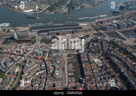 Stazione ferroviaria centrale area in Amsterdam Foto Stock