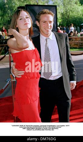 ''JURASSIC PARK III " World film premiere, Anfiteatro universale, Los Angeles. 16/7/1.attore dal film ALESSANDRO NIVOLA con British attrice Emily Mortimer {figlia dello scrittore John Mortimer}. Foto Stock