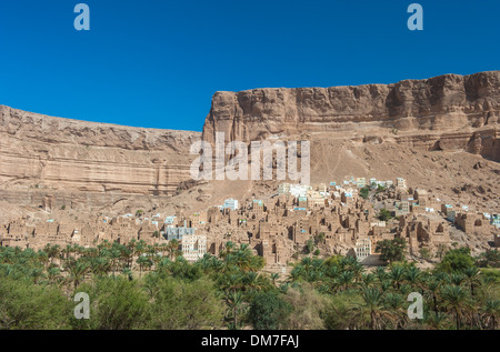 Città di fango a Wadi Doan, Hadramaut provincia, Yemen Foto Stock